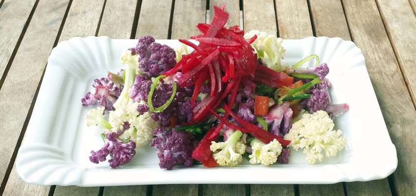 Roher Blumenkohlsalat mit Rote Bete