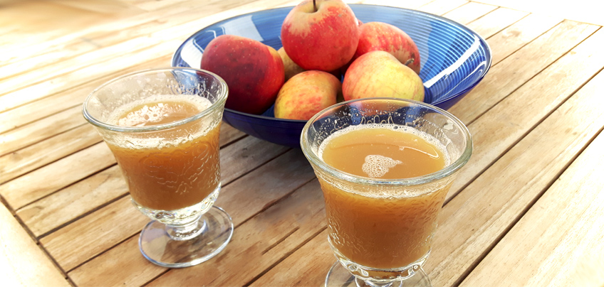 Selbstgemachter Apfelsaft in 5 Minuten