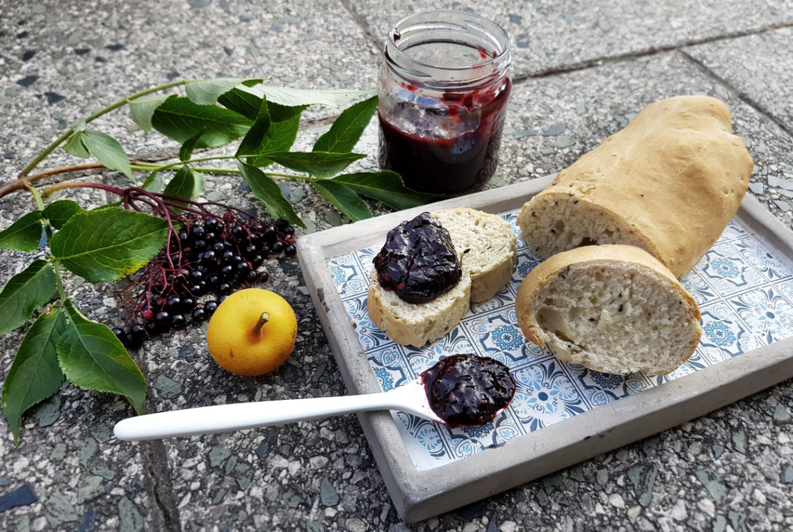 Holunderbeeren-Birnen-Chutney Rezepte aus dem Garten