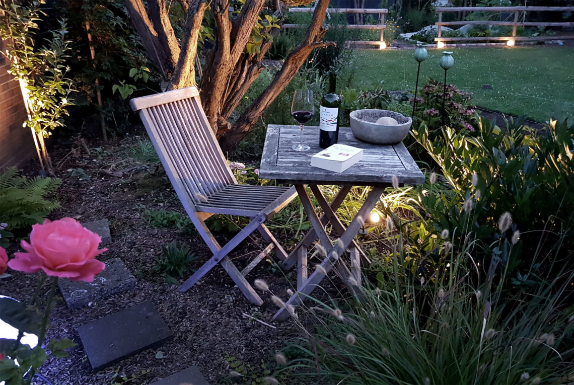 Lichtplanung im Garten mit BEGA Plug and Play