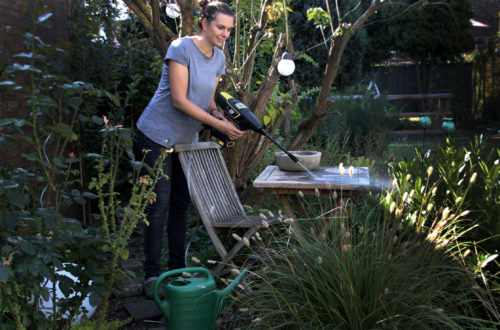 Terrasse pflegen mit Kärcher Handheld Druckreiniger