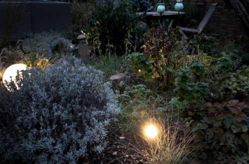 Gartenbeleuchtung im Winter BEGA Plug & Play Winter